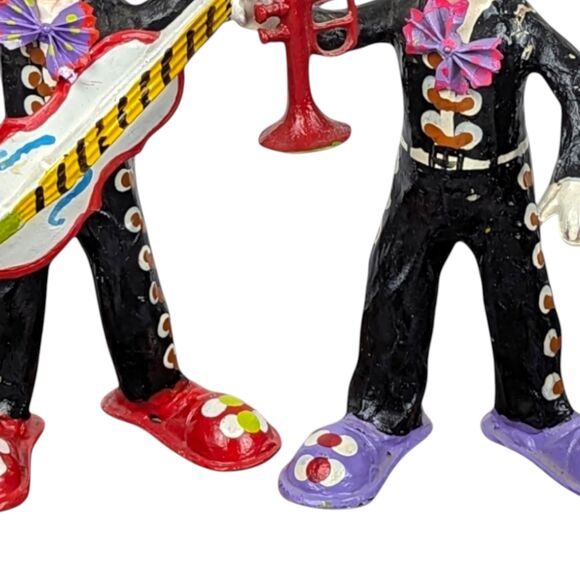 Vintage Mexican Paper Mache Musician Clowns: Pair of Folk Art Figurines - Picture 7 of 8